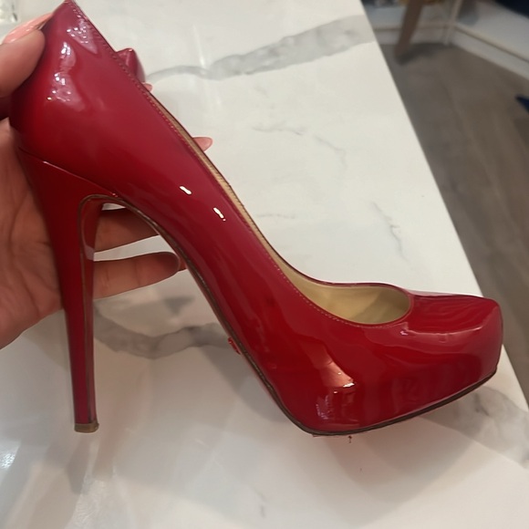 Louboutin heels size 39.5 - Picture 4 of 8